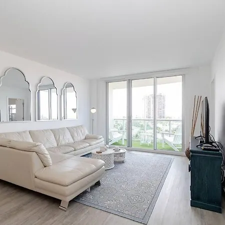 Stunning & Spacious Resort-Style Condo Across From Beach! Miami Beach Exterior photo