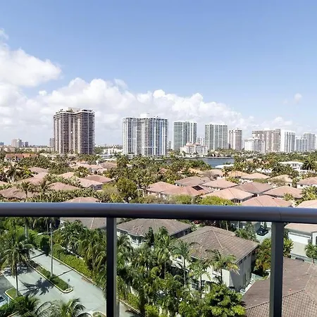 Stunning & Spacious Resort-Style Condo Across From Beach! Miami Beach Exterior photo